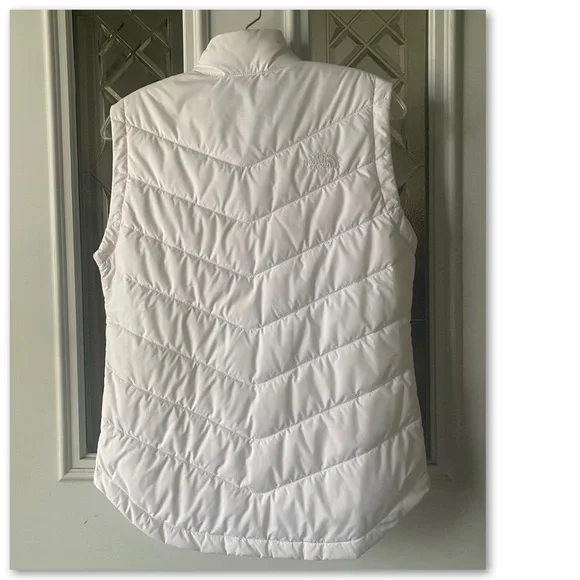 The North Face White Puffer Vest – Women’s Small - Picture 2 of 6